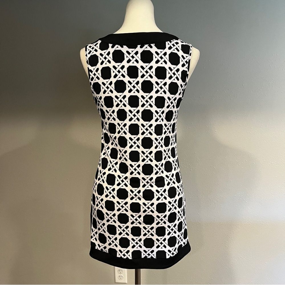 WHBM sleeveless geometrical sleeveless blouse/tunic‎ - Picture 7 of 13